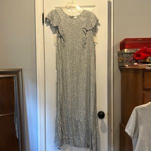 Seraphine nursing dress. Top frilly parts hide nursing zippers. Worn once.